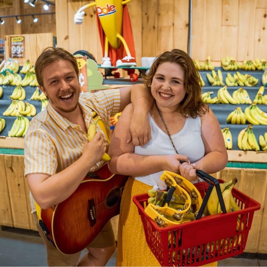 BenAnna Band in a grocery store